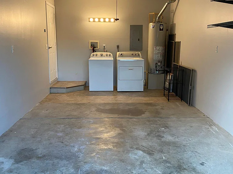 405 W Somersbe Pl — Photo 9