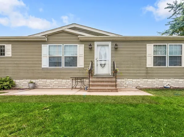 242 Fox Ln, Belvidere, IL 61008