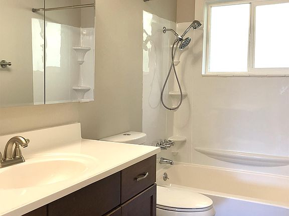 4th image of 2515 Thorndyke Ave W APT 12