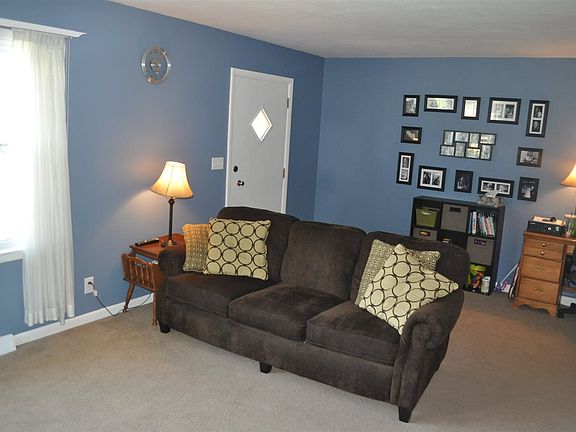3rd image of 1020 Schroeder Ave