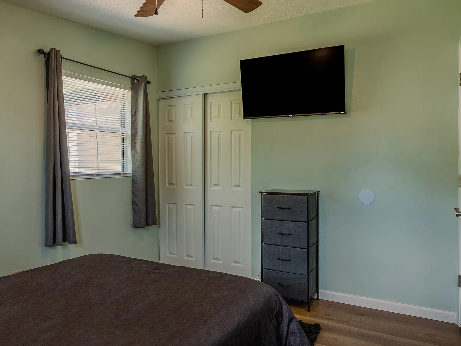 937 Depaul Dr — Photo 4
