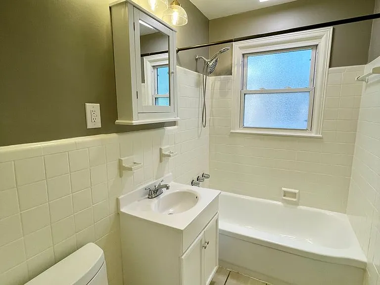 1051 S Holly St — Photo 12