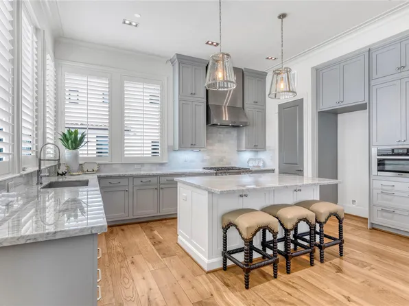 5219 Calle Cordoba Pl, Houston, TX 77007