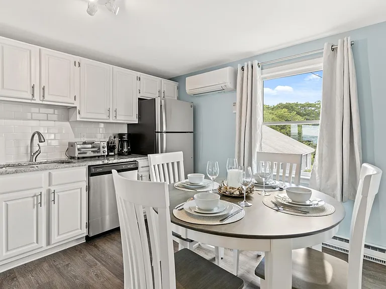 911 Ocean Blvd #10 — Photo 22