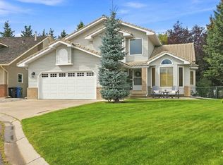187 S Hampshire Close NW, Calgary, AB T3A4Y1