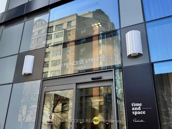 70 Princess St #1925A, Toronto, ON M5A 0X6