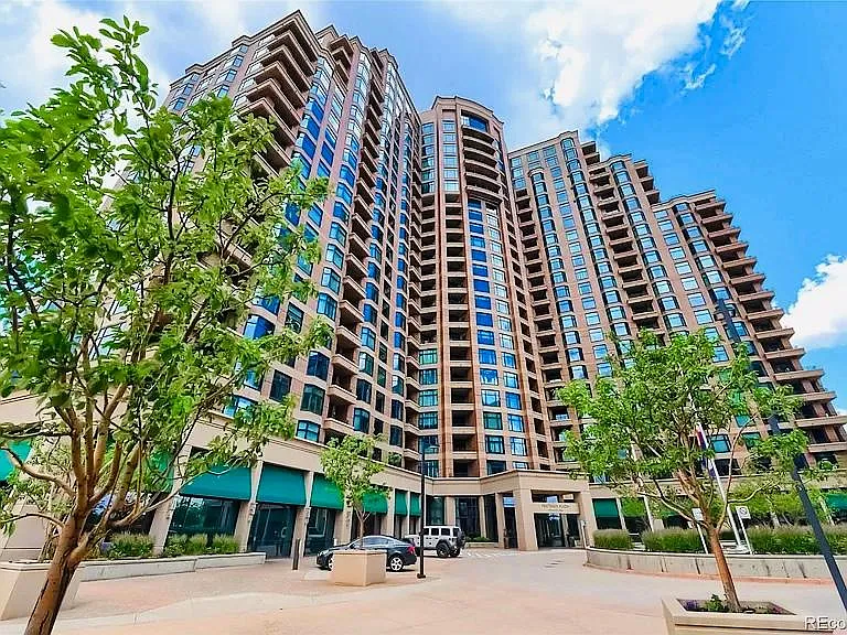 Building Photo - 8100 E Union Ave #701