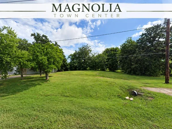 802 Goodson Rd, Magnolia, TX 77355