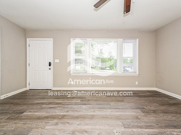 1523924_003_wm_-_living_room_12911950.jpg