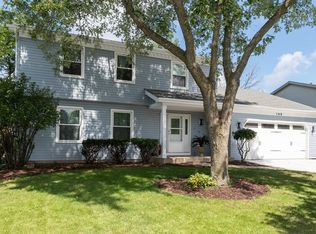 145 Split Oak Rd, Naperville, IL 60565