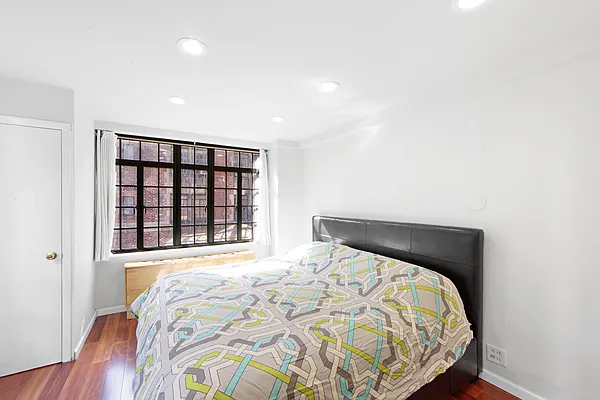 Sold by Compass | media 6