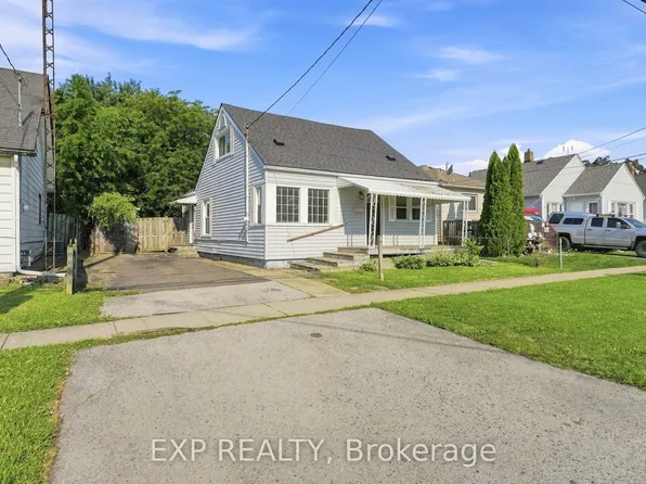225 Grantham Ave, Saint Catharines, ON L2M 4Z2
