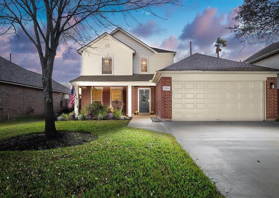 Welcome home to 21531 Pine Arbor in the master planned community of Fairfield!