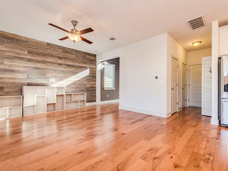 2208 Capulet St — Photo 5