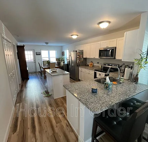 542 Quinn Hill Ln — Photo 3