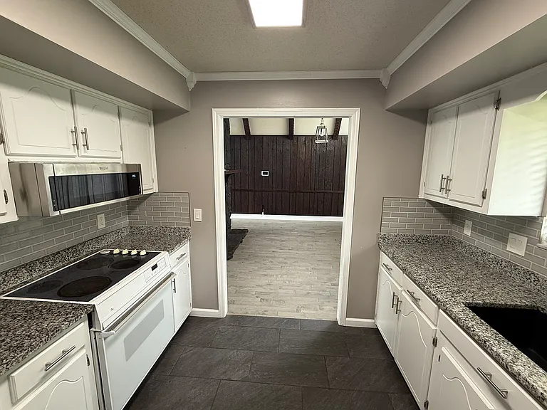 1029 David Ct — Photo 13