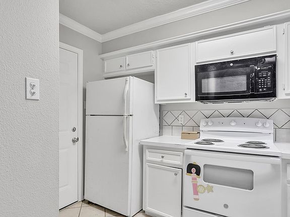 3rd image of 8710 Ilona Ln APT 3