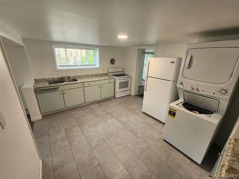 16 Ardmore St #B — Photo 7