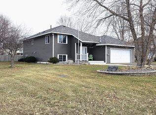 9260 Swallow Cir, Monticello, MN 55362
