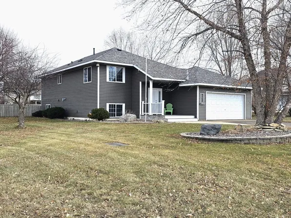 9260 Swallow Cir, Monticello, MN 55362