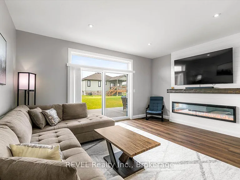 371 Argyle Ave — Photo 14