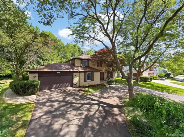 34262 Commons Dr, Farmington Hills, MI 48331
