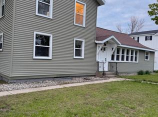 103 E Savidge St, Spring Lake, MI 49456