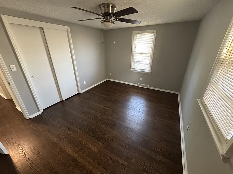 8724 N Jefferson St — Photo 12
