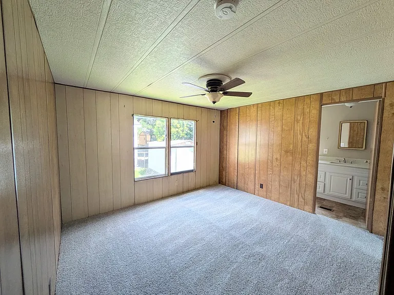 16240 San Pedro Ave — Photo 18