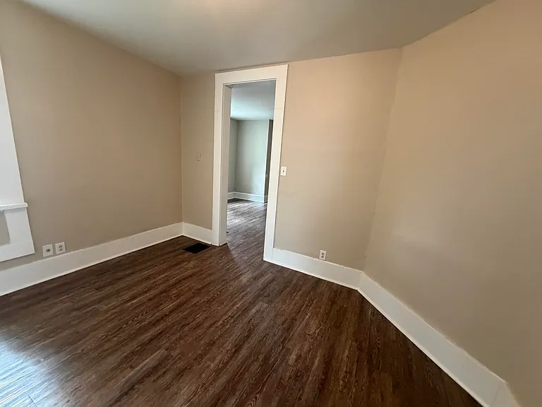409 W Woodbury St #W — Photo 14