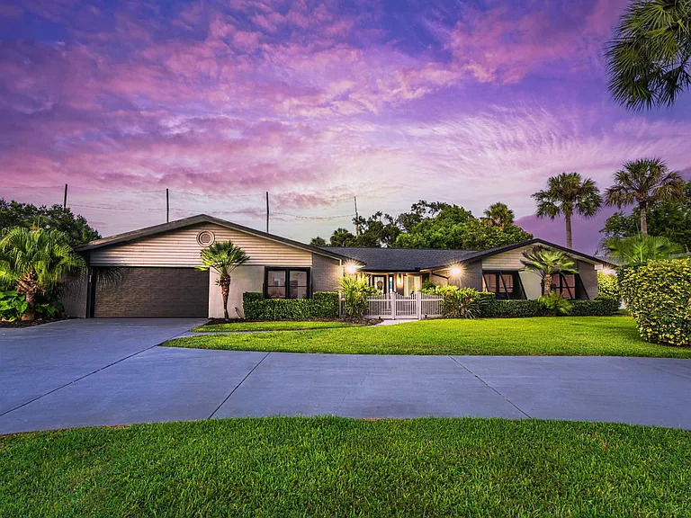 709 Fairway Dr — Photo 18