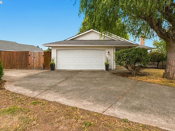 3rd image of 1424 SW 209th Ave