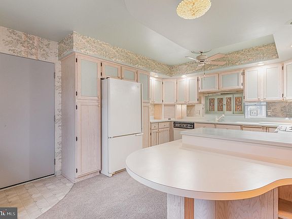 5th image of 728 E Main St #728