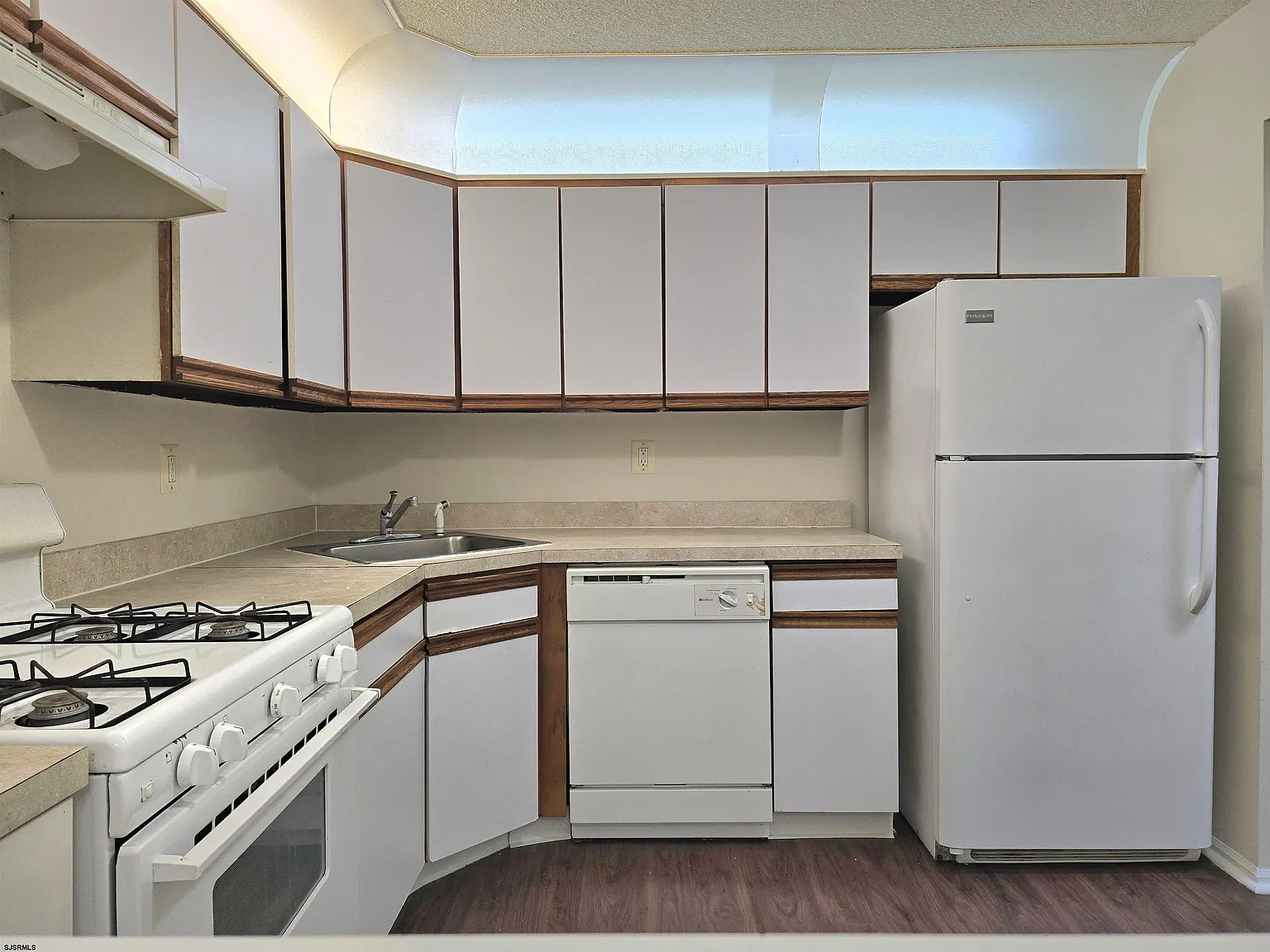 2 bed, 2.0 bath, $1,600 — Photo 4