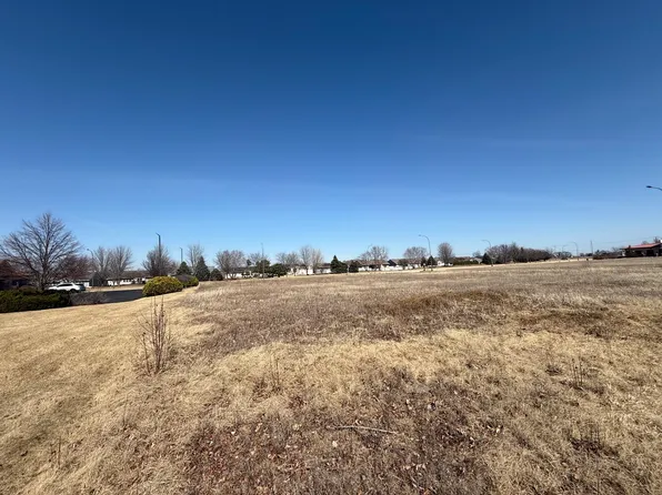 1900 Pierce Ct, Belvidere, IL 61008