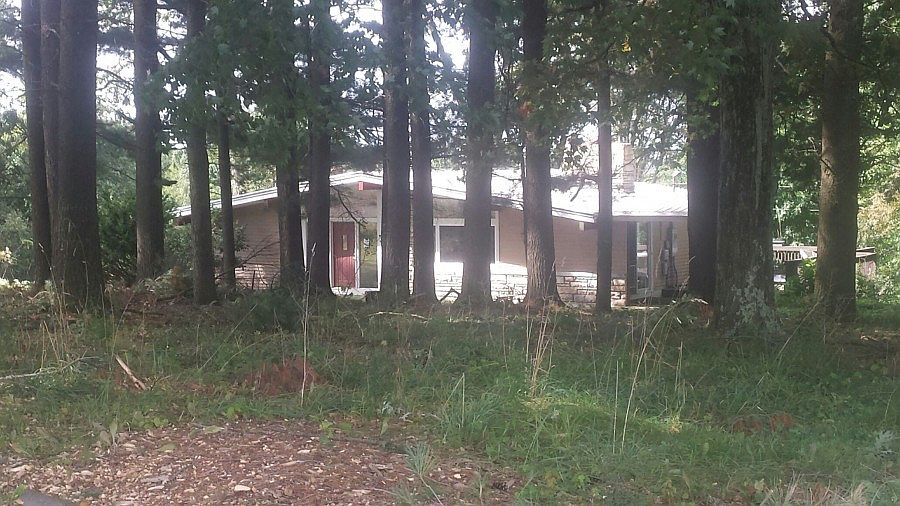 2nd image of 3305 Robinson Rd