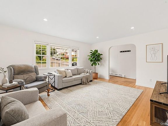 5th image of 342 Roberts Avenue