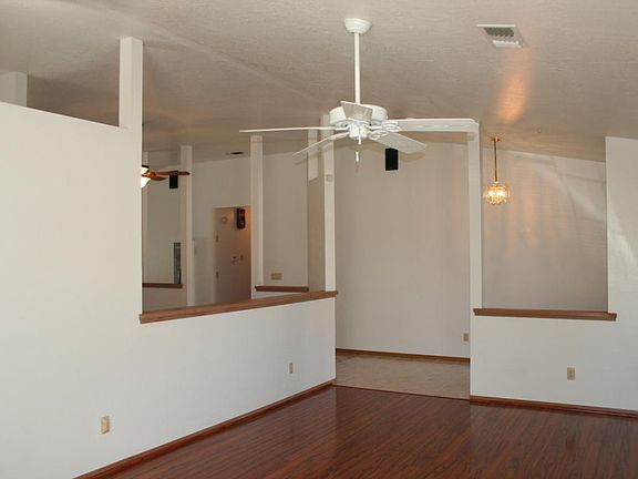 5th image of 5830 Sunny Ln