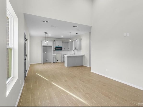 1003 Hidden Hills St #1