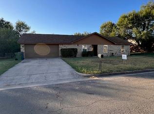 339 Lindenwood Ln S, Hewitt, TX 76643