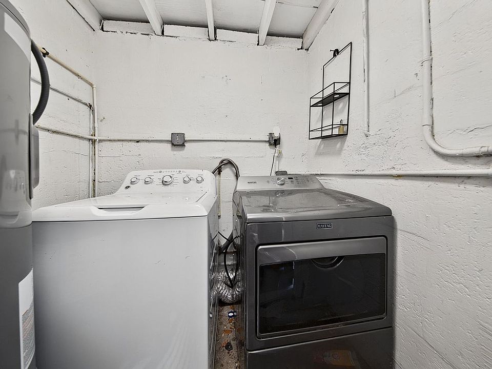 1st image of 140 SE 9th Ave #140