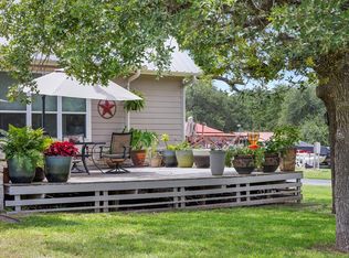 965 W Us Highway 90, Flatonia, TX 78941