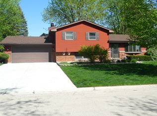 2202 Sanford Ave, New Lenox, IL 60451