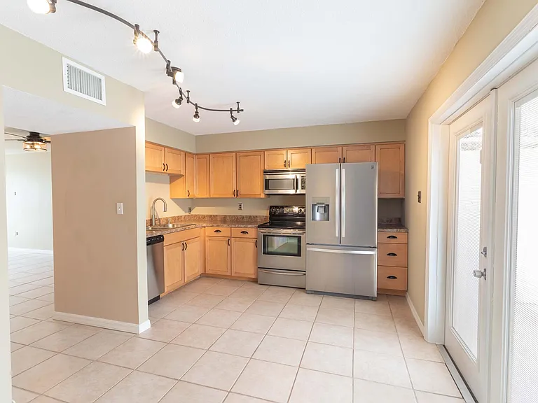 5850 Cypress Gardens Blvd #607 — Photo 6