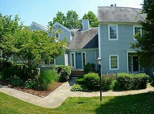 106 Hickory Woods Ln, Stratford, CT 06614