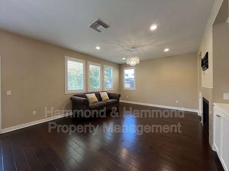 11395 Beechnut St — Photo 19