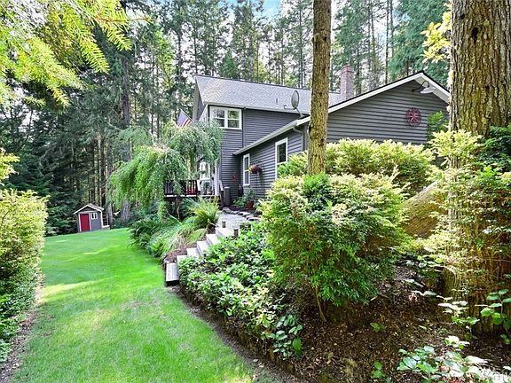3rd image of 6961 Beauchamp Ln NW