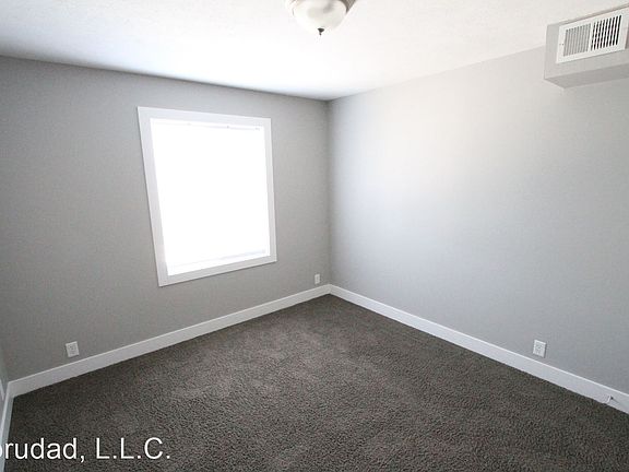 4th image of 428 N 40th St APT 4