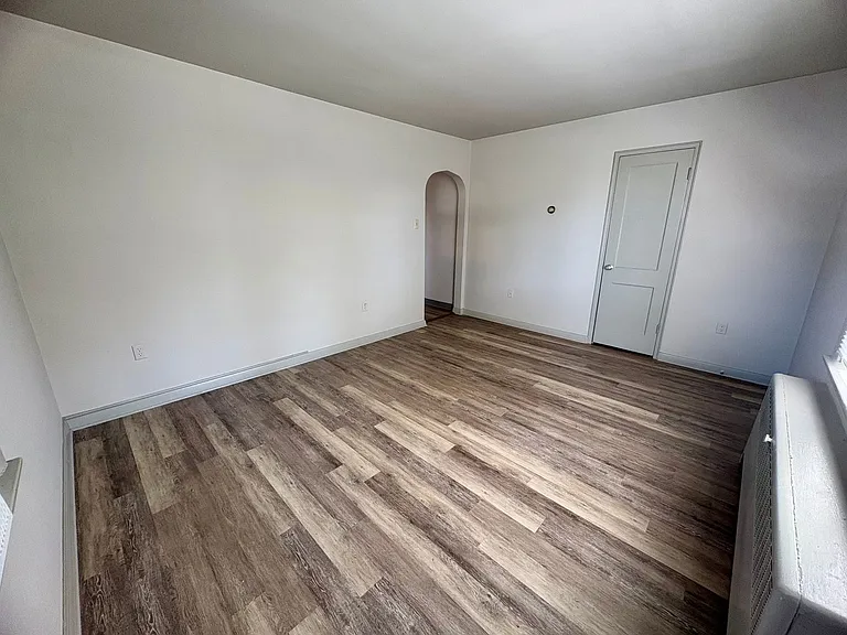 225-227 W Areba Ave — Photo 17