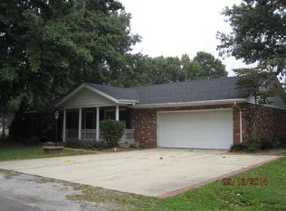 301 Redwood Dr, Aviston, IL